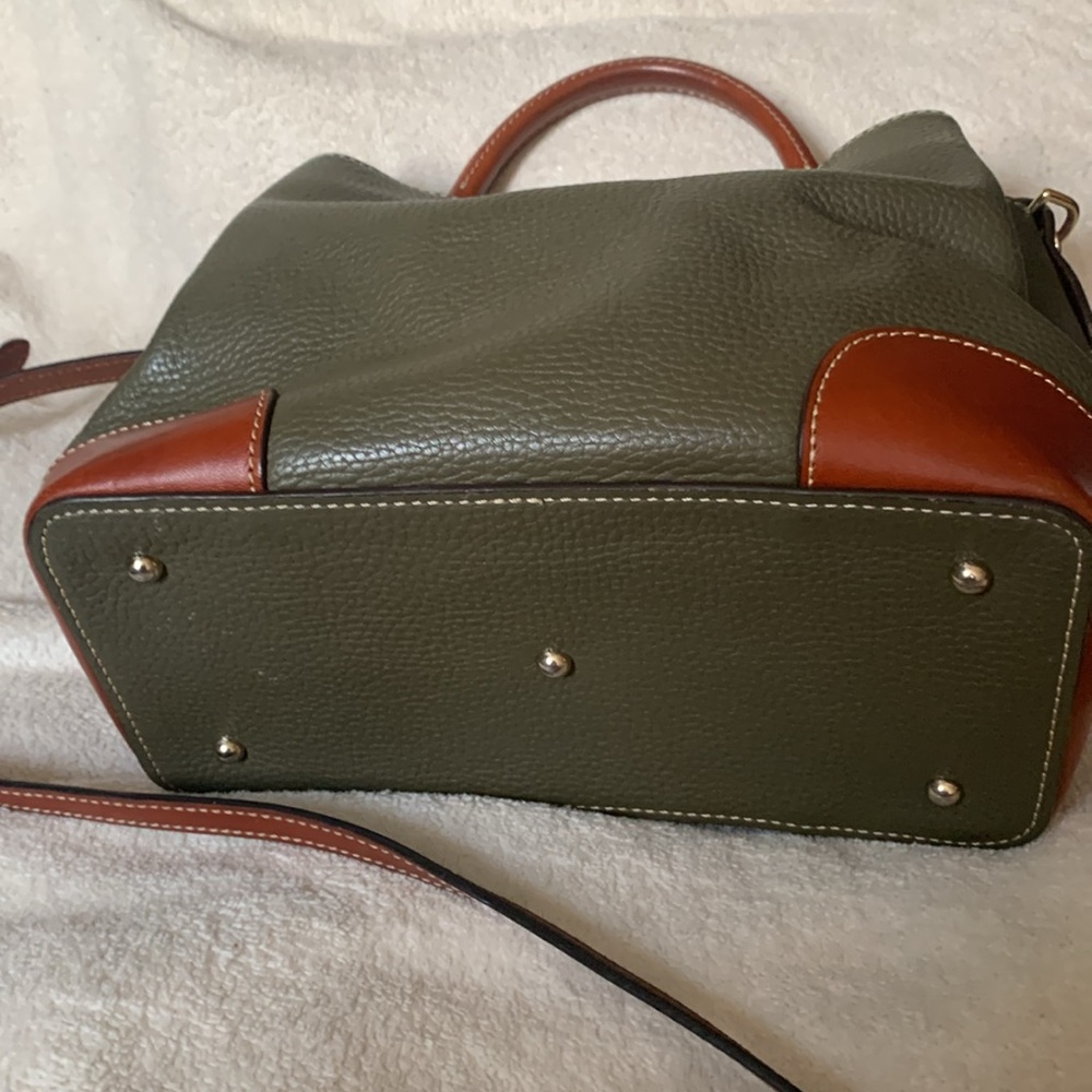 Dooney and Bourke elephant purse w/handles and crossbody adjustable strap - Picture 2 of 16